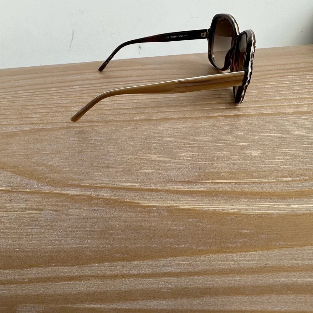 Kate Spade sunglasses! - Picture 2 of 2